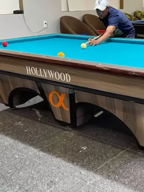 Bàn bida cũ 99% - Hollywood