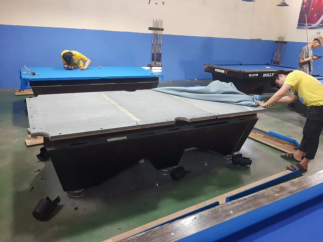 quá trình thi công lắp ráp bàn bida phăng
