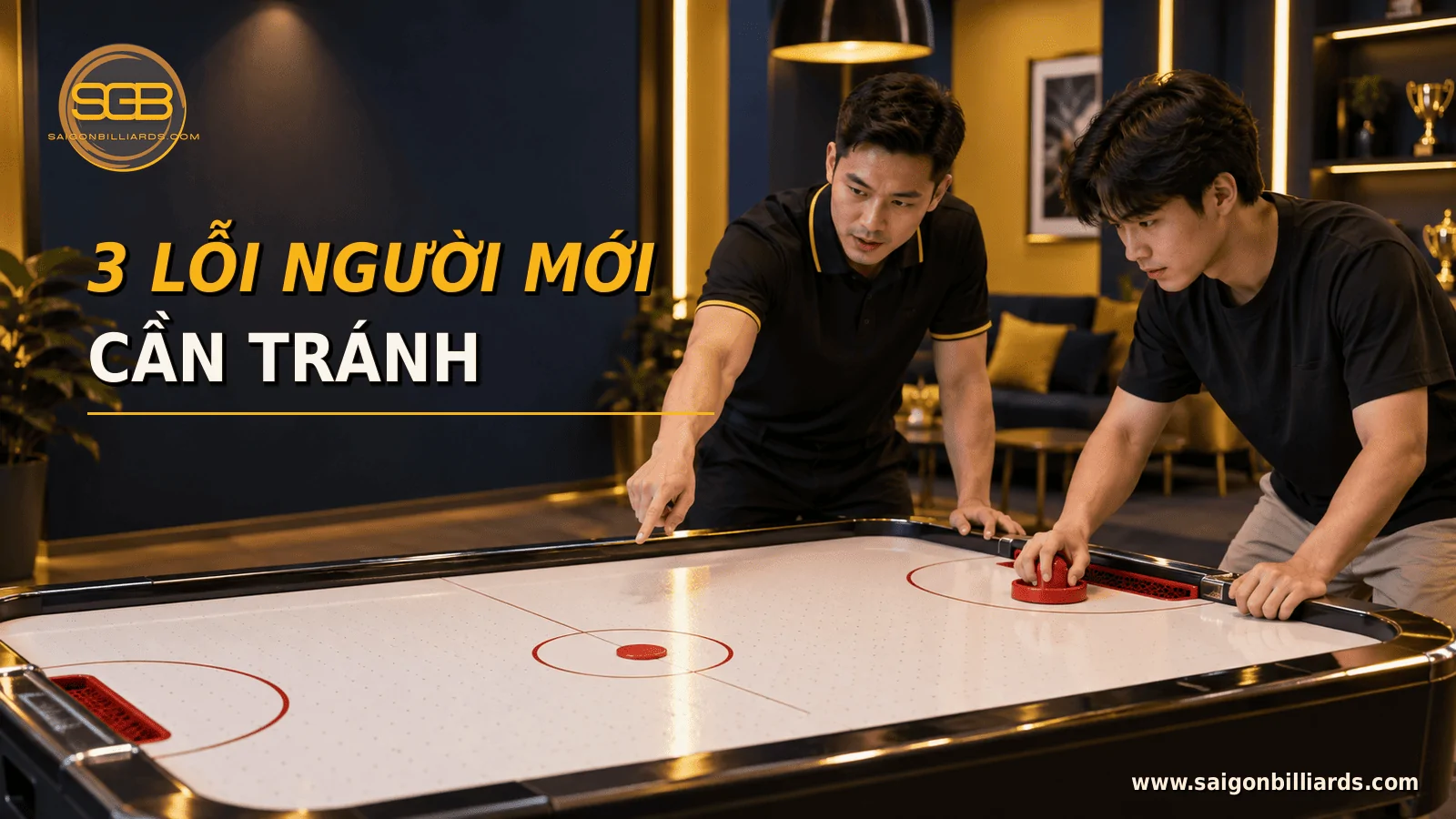 người mới chơi air hockey được hướng dẫn sửa tư thế v&agrave; vị tr&iacute; mallet