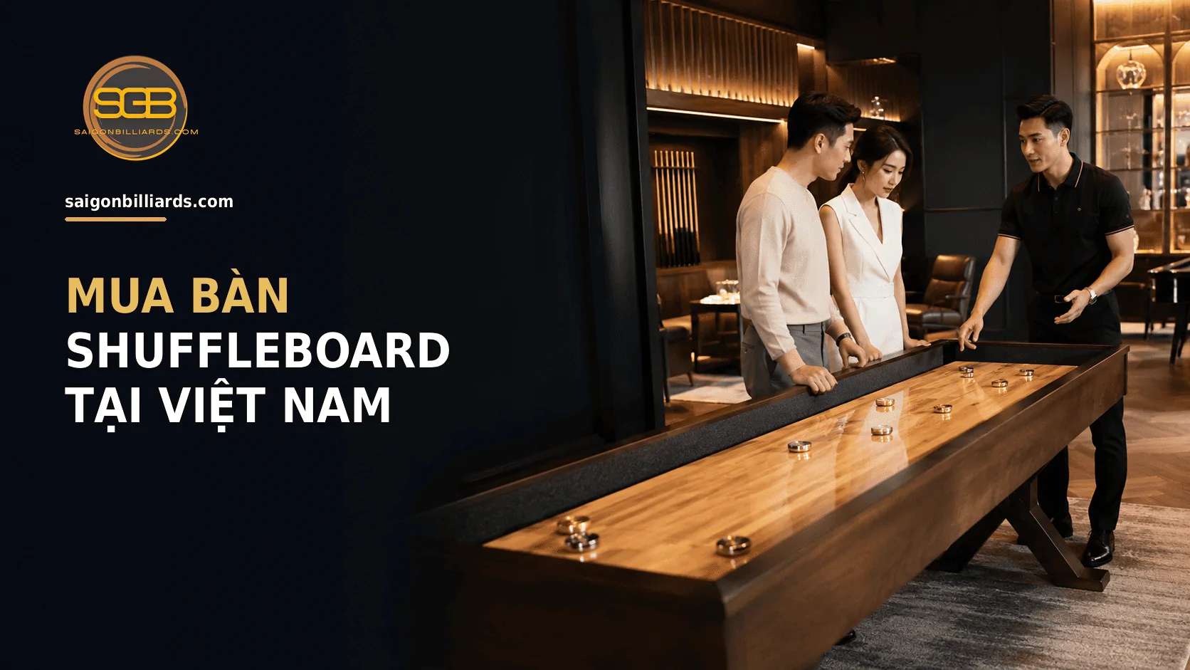 kh&aacute;ch h&agrave;ng Việt Nam trải nghiệm b&agrave;n shuffleboard trong showroom