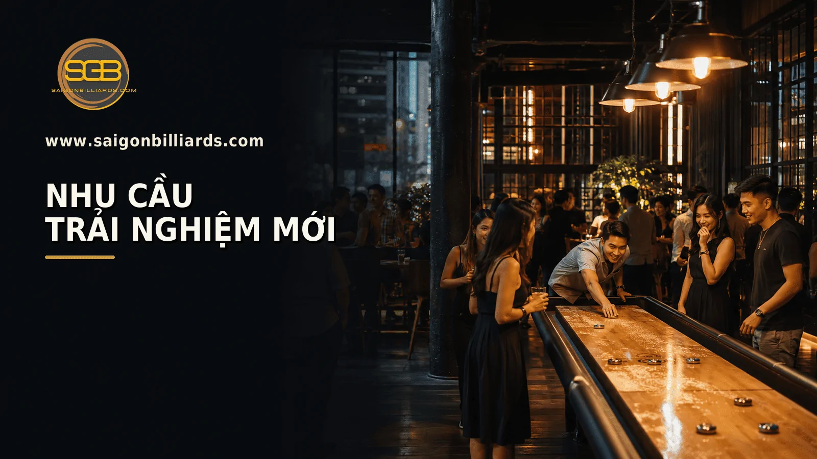 kh&aacute;ch trẻ Việt Nam trải nghiệm shuffleboard tại địa điểm hiện đại