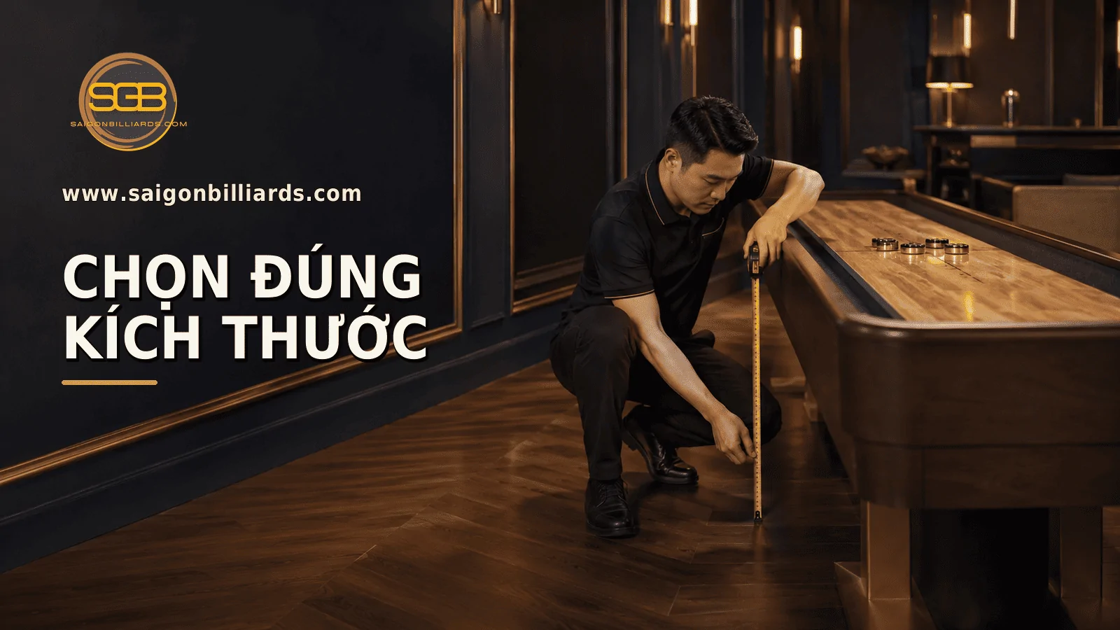 chuy&ecirc;n vi&ecirc;n đo mặt bằng để chọn k&iacute;ch thước b&agrave;n shuffleboard