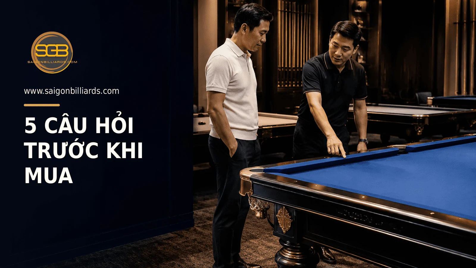 người mua trao đổi với kỹ thuật vi&ecirc;n trước khi chọn b&agrave;n bida cũ