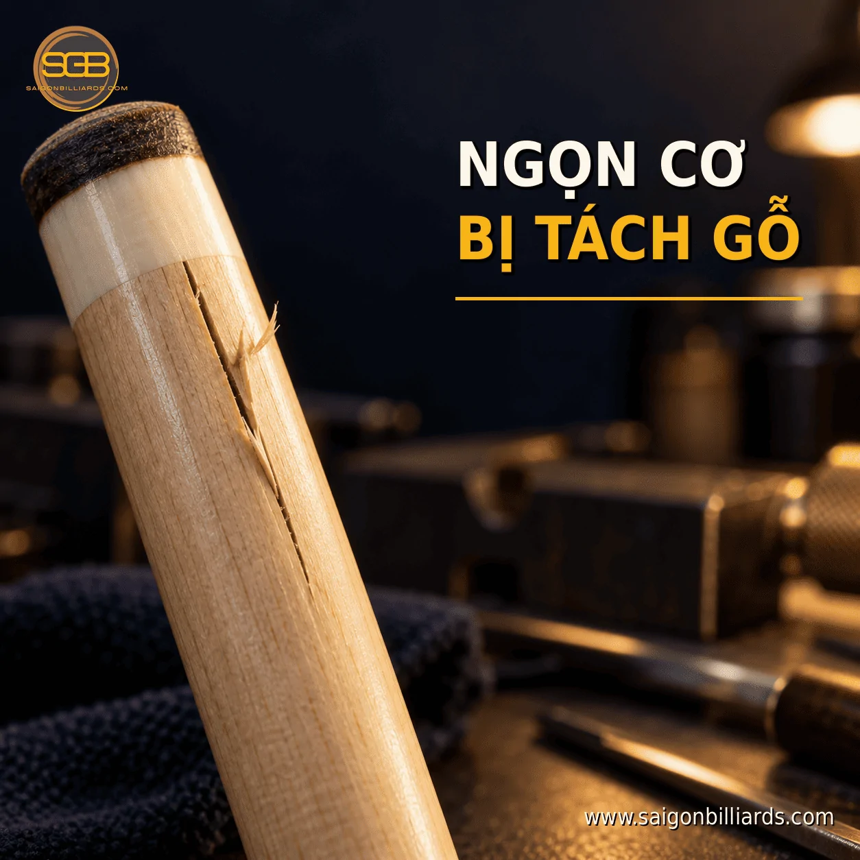 ngọn cơ bida bị t&aacute;ch gỗ với khe hở chạy dọc theo thớ maple