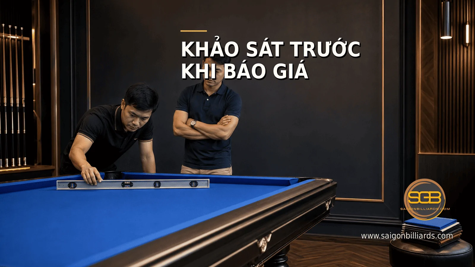 kỹ thuật vi&ecirc;n khảo s&aacute;t b&agrave;n bida trước khi b&aacute;o gi&aacute;