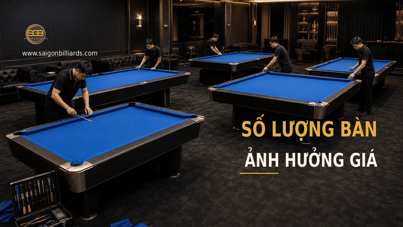 đội kỹ thuật thay vải cho nhiều b&agrave;n pool trong c&acirc;u lạc bộ