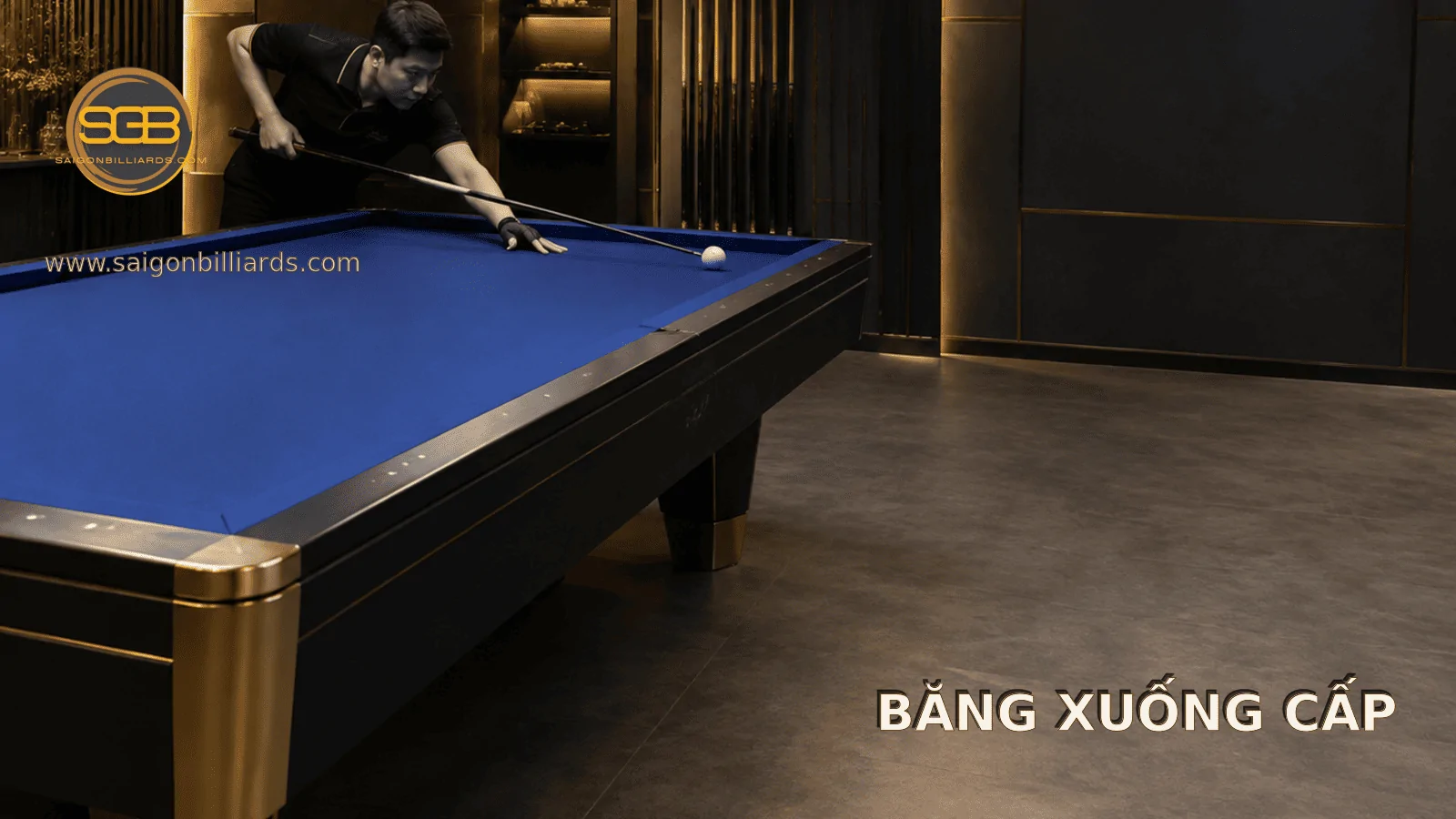 kỹ thuật vi&ecirc;n kiểm tra phản lực băng cao su của b&agrave;n bida