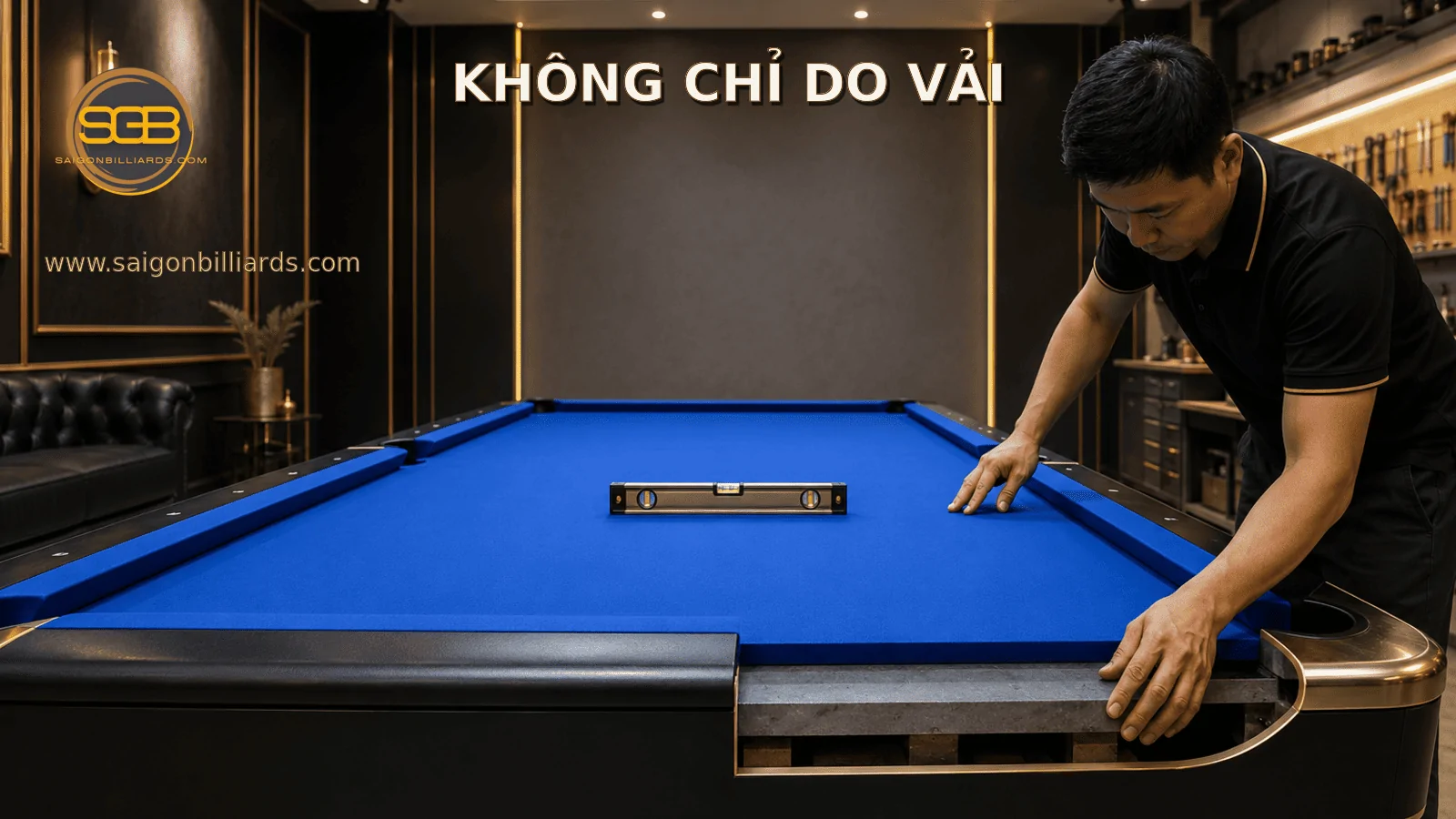 kỹ thuật vi&ecirc;n kiểm tra tổng thể b&agrave;n bida khi đường bi kh&ocirc;ng chuẩn