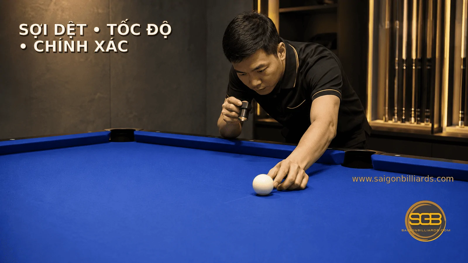 kỹ thuật vi&ecirc;n kiểm tra cấu tr&uacute;c sợi v&agrave; đường lăn tr&ecirc;n vải cao cấp